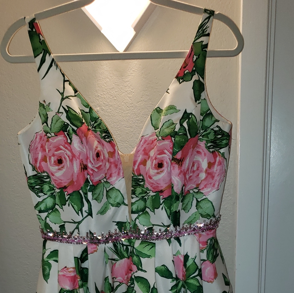 Short floral Sherri Hill, size 12